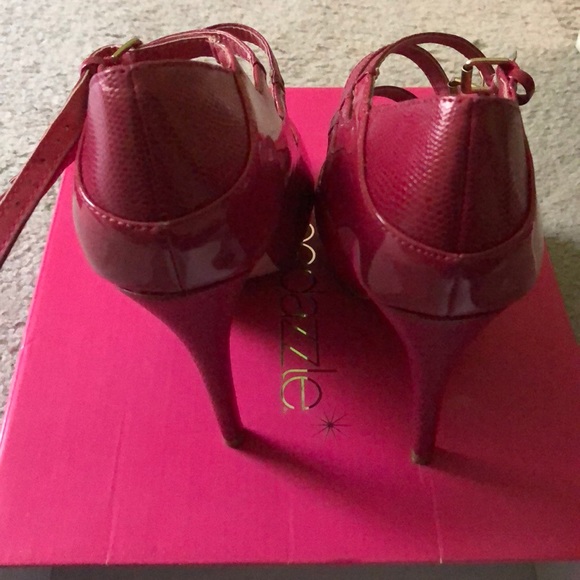 Pink peep toed heels - Picture 2 of 3